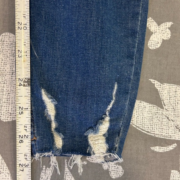 💙”Free People” NWT Blue Skinny Distressed Jeans 👖 - Picture 13 of 14